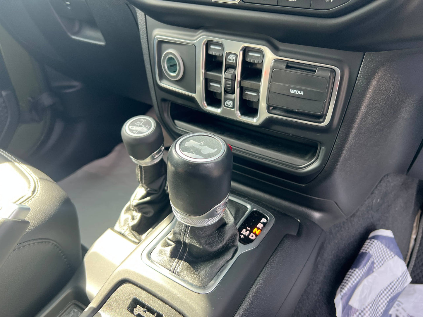 EEP WRANGLER SAHARA UNLIMITED 2.0T 4WD 80th ANNIVERSARY EDITION
