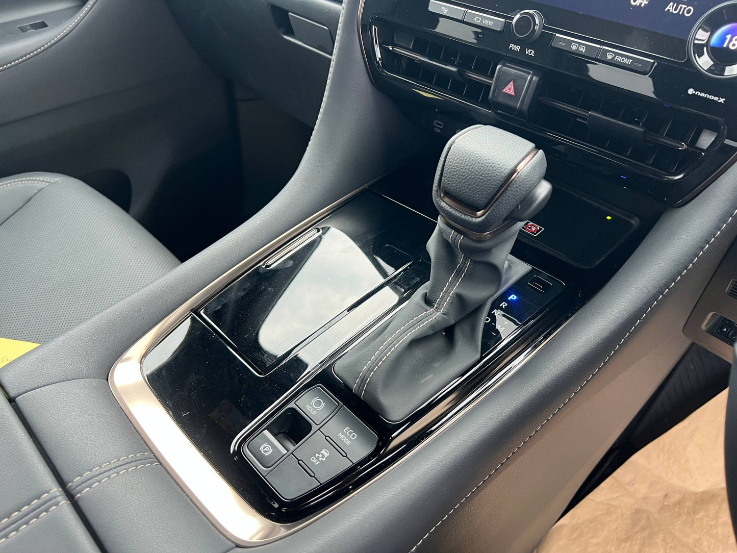 ALPHARD 2.5 Z NEW MODEL