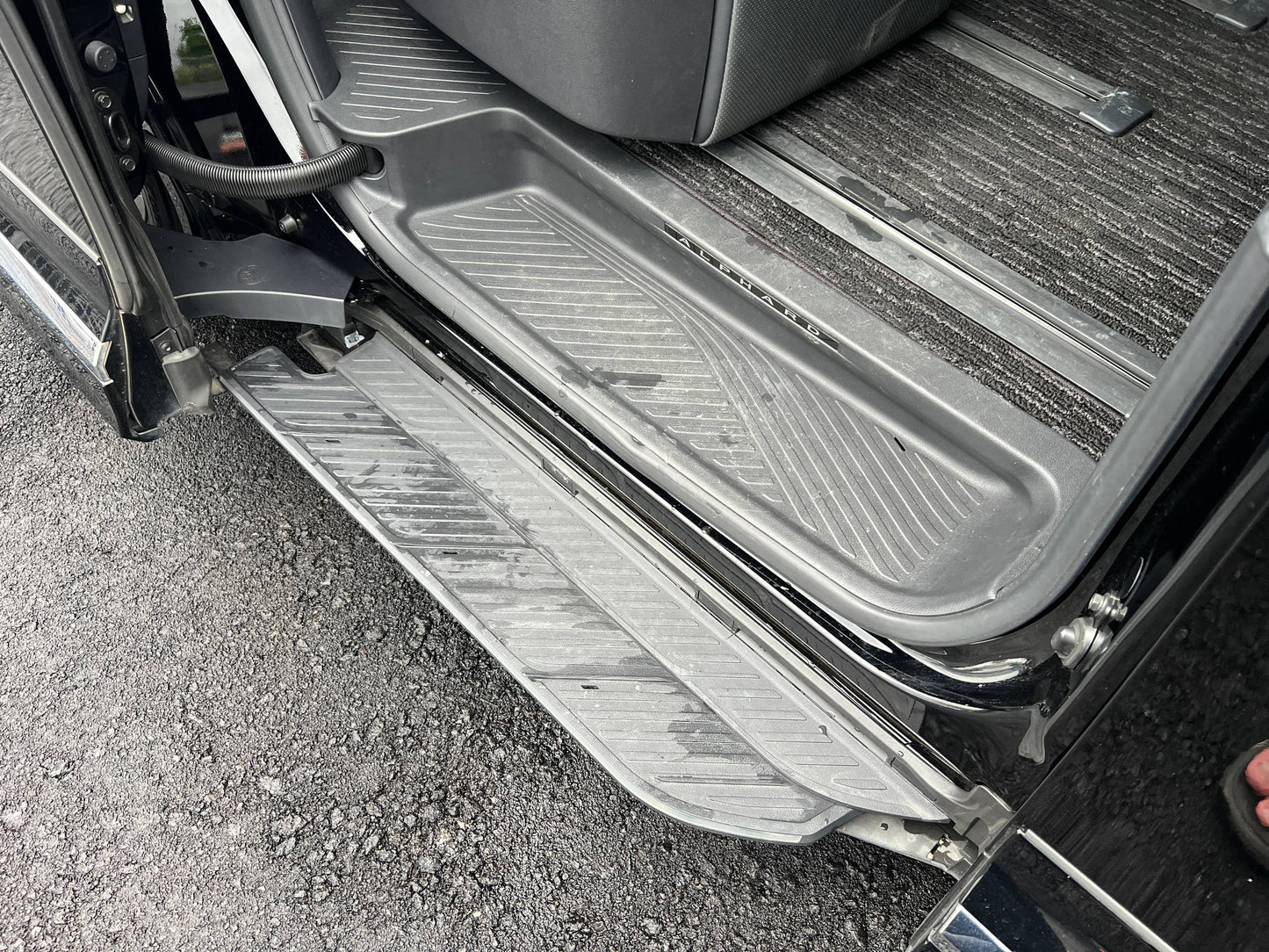 TOYOTA ALPHARD Z MODELLISTA