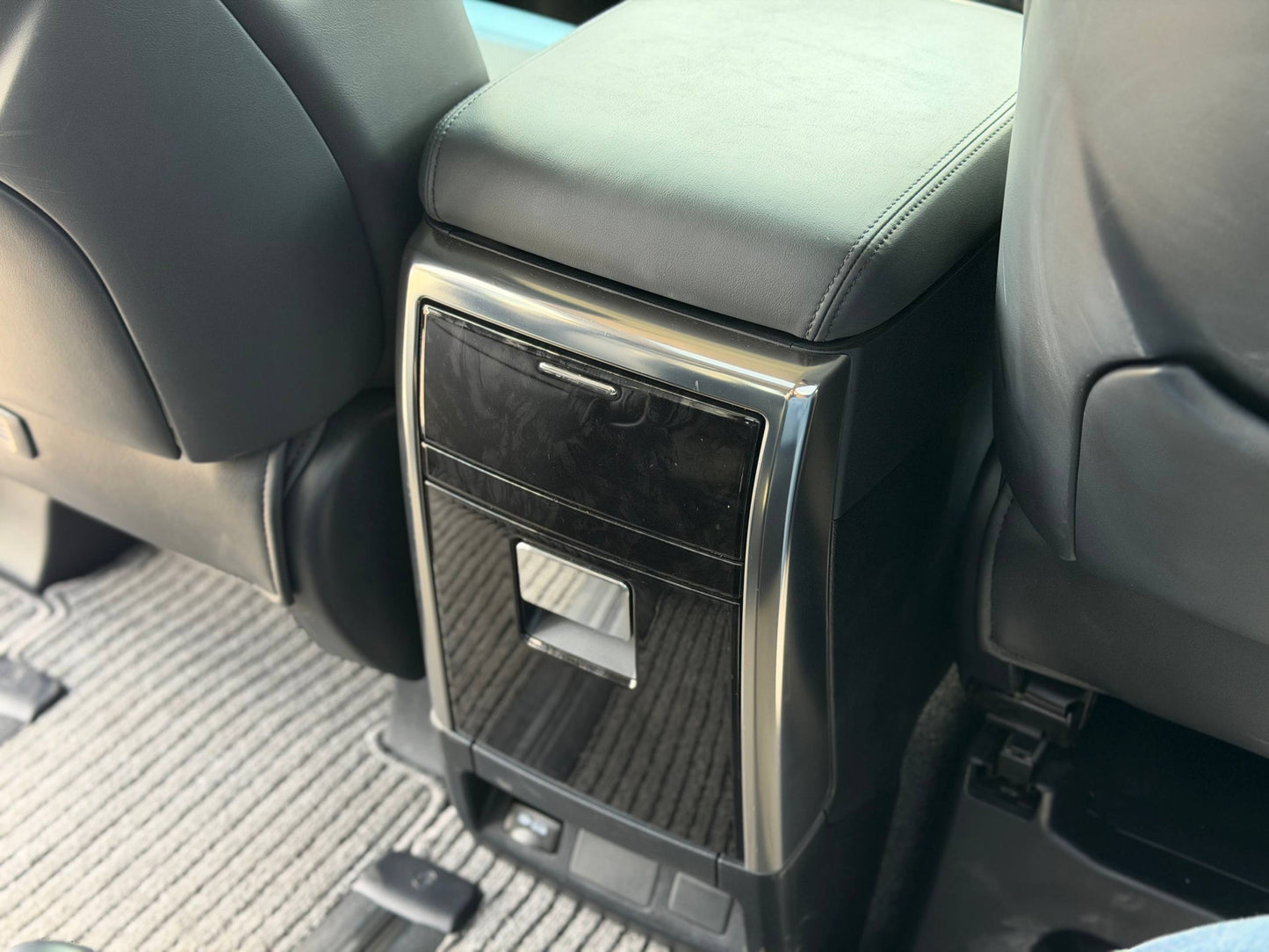 ALPHARD 2.5 SC PACKAGE MODELLISTA