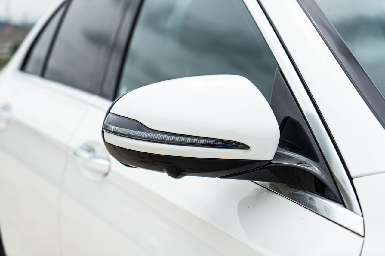 2018 MERCEDES BENZ E200 AMG SPORT 2.0T (WHITE)