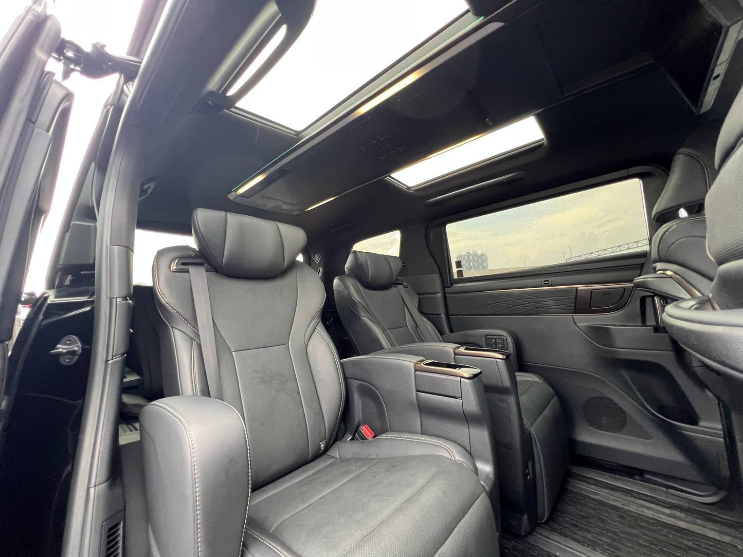 TOYOTA ALPHARD Z MODELLISTA