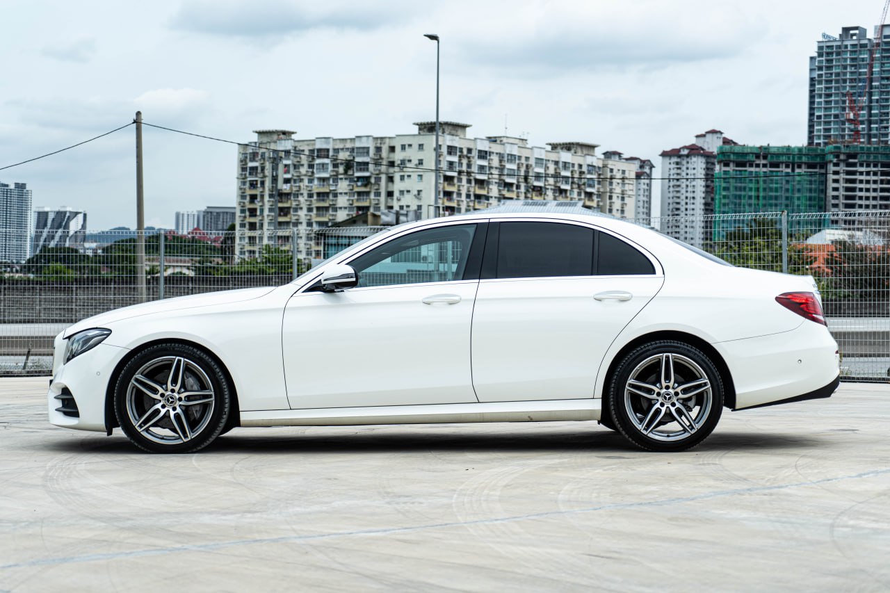 2018 MERCEDES BENZ E200 AMG SPORT 2.0T (WHITE)