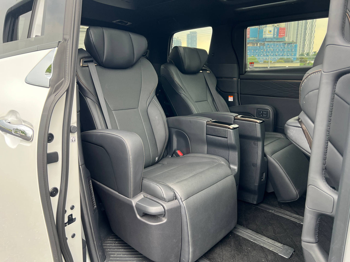 ALPHARD 2.5 Z NEW MODEL