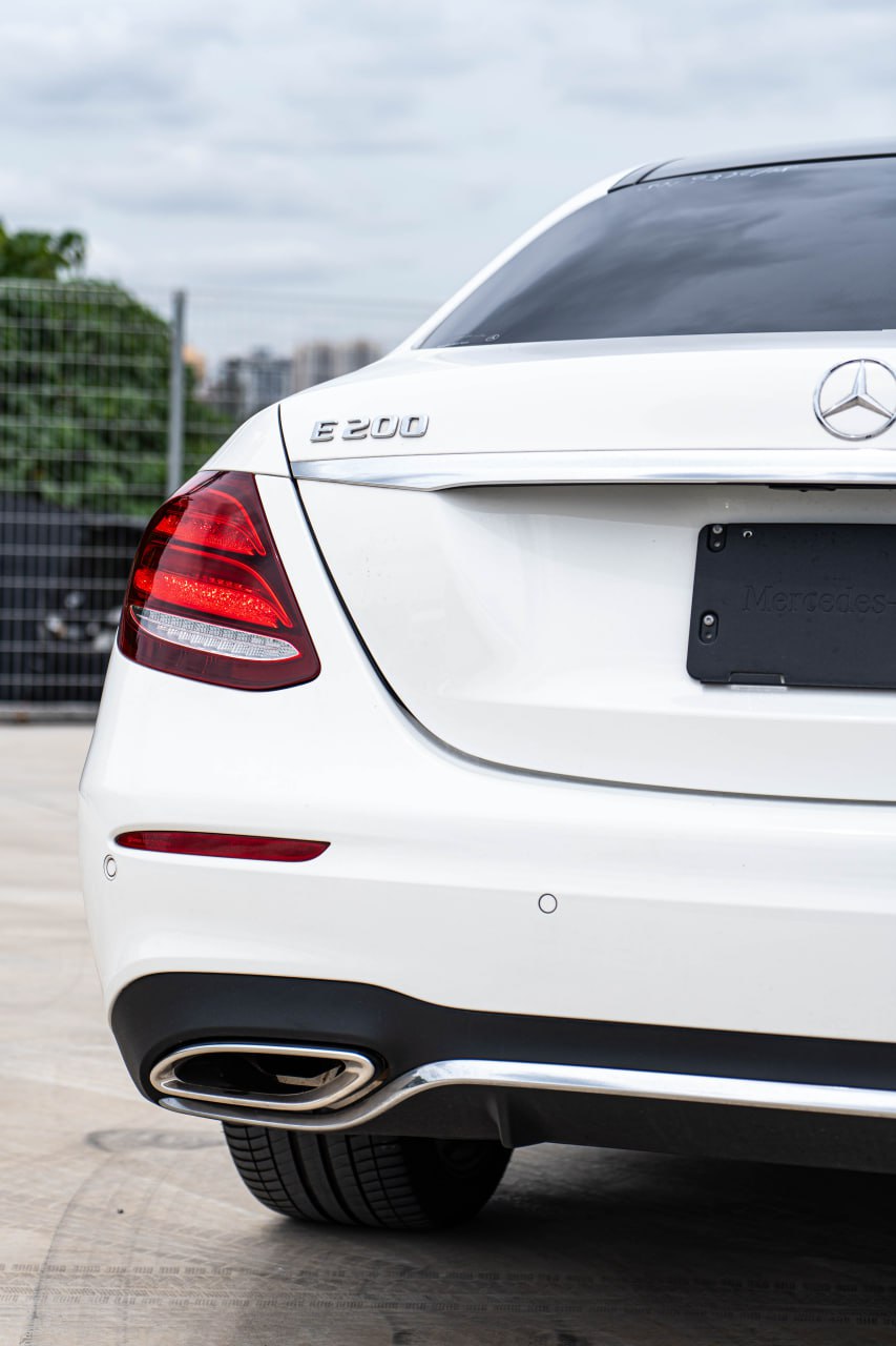 2018 MERCEDES BENZ E200 AMG SPORT 2.0T (WHITE)