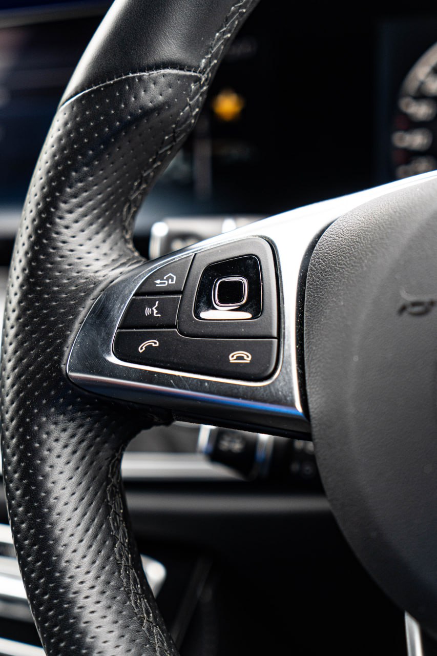 2018 MERCEDES BENZ E200 AMG SPORT 2.0T (WHITE)