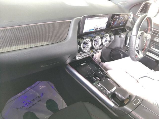 MERCEDES-BENZ GLA180 AMG 1.3T