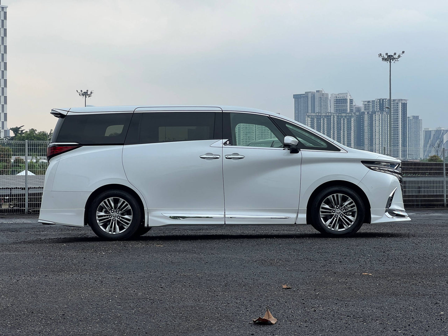ALPHARD 2.5 Z NEW MODEL