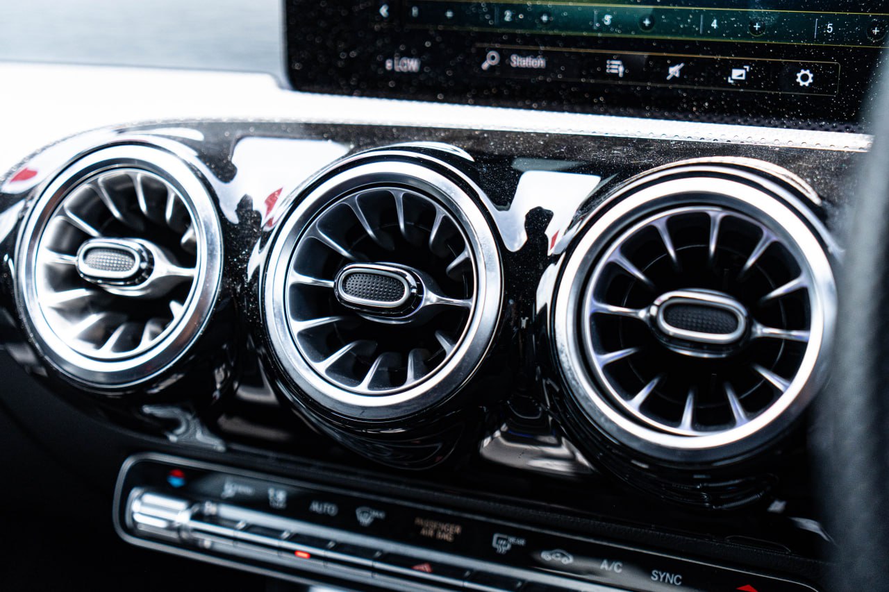 2021 MERCEDES BENZ CLA200 AMG LINE 1.3T PREMIUM PLUS