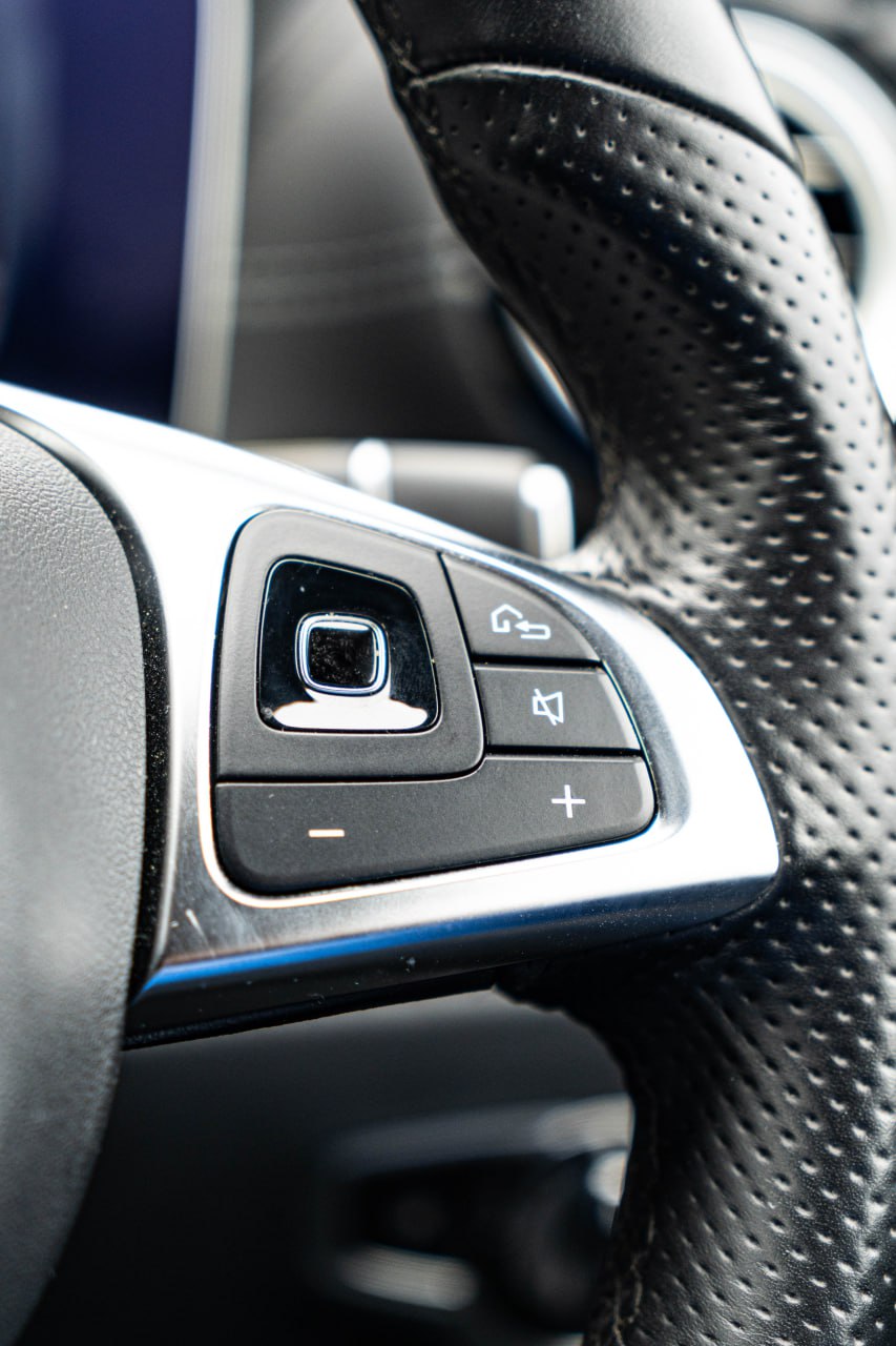 2018 MERCEDES BENZ E200 AMG SPORT 2.0T (WHITE)