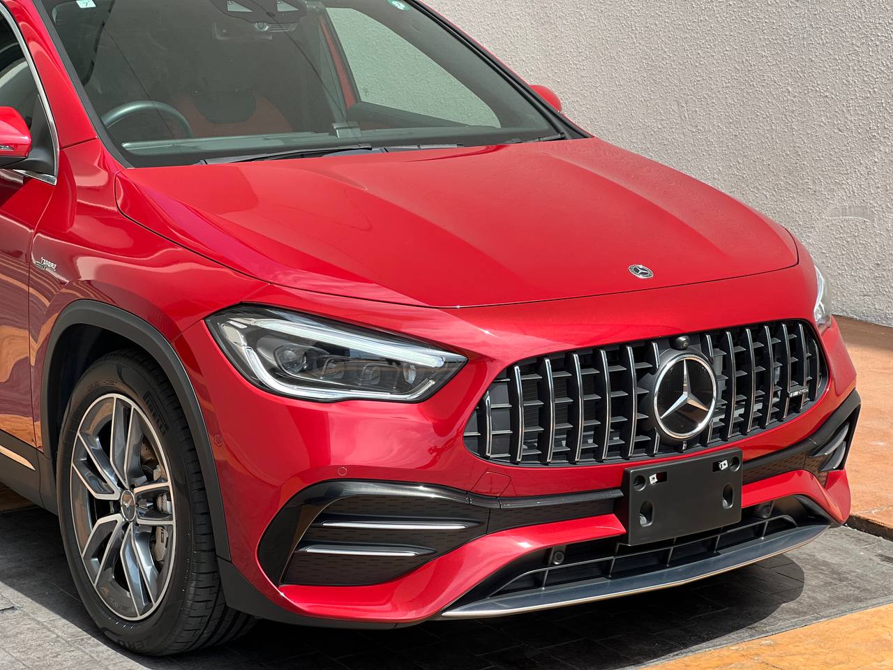 MERCEDES-BENZ GLA35 2.0