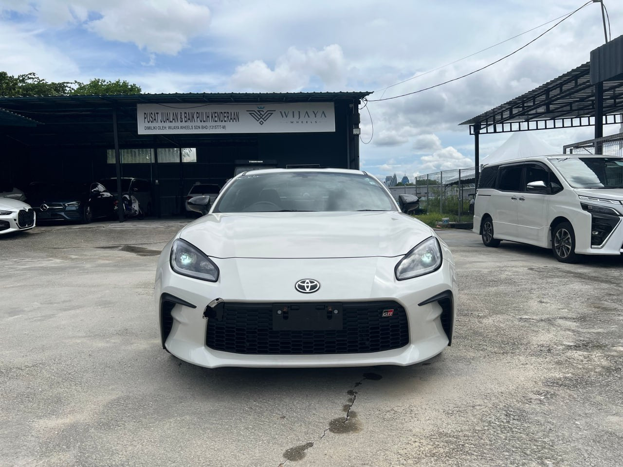 2022 TOYOTA GR86 2.4 RZ (AT)