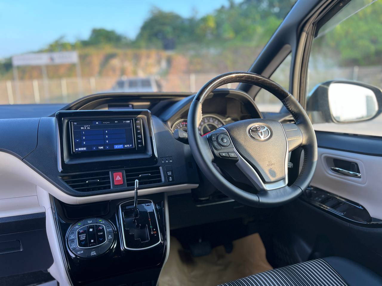 2021 TOYOTA NOAH 2.0 WXB III