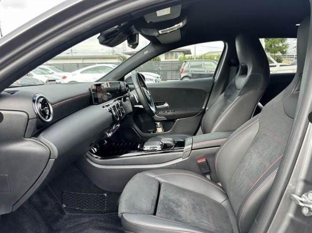 MERCEDES BENZ A180 AMG 1.3T