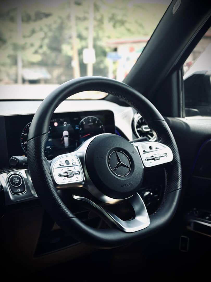 MERCEDES BENZ GLB250 AMG 4MATIC 2.0T