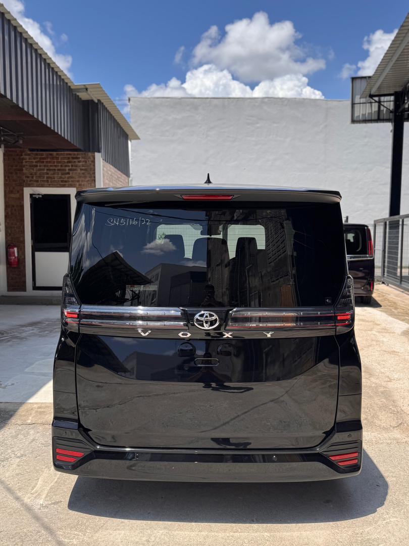 TOYOTA VOXY 2.0 S-G