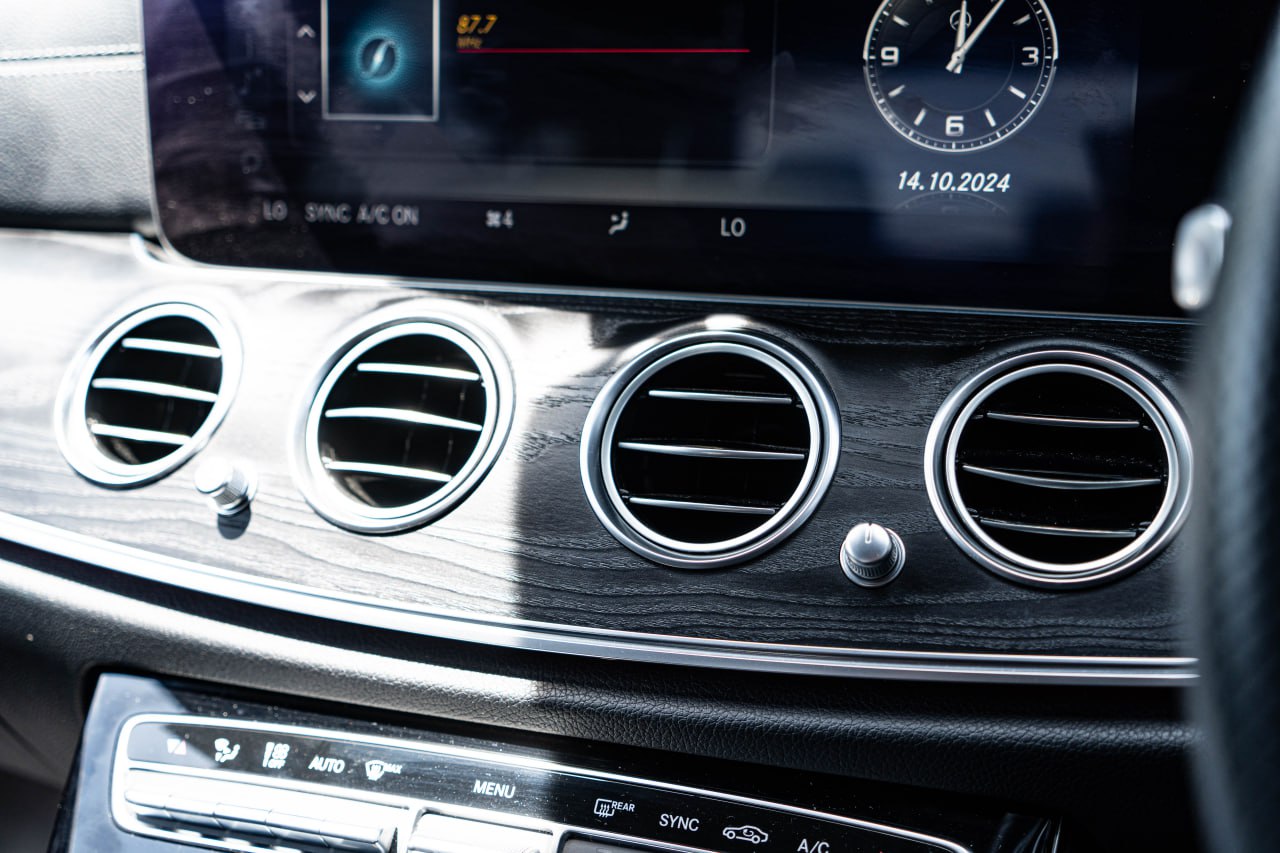 2018 MERCEDES BENZ E200 AMG SPORT 2.0 T ADVANCE PACKAGE