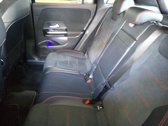 MERCEDES-BENZ GLA180 AMG 1.3T