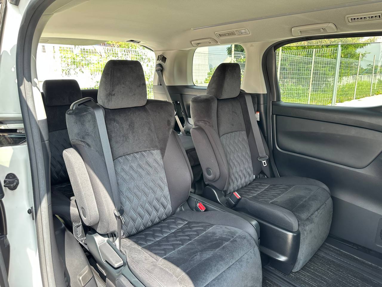 TOYOTA ALPHARD 2.5 S