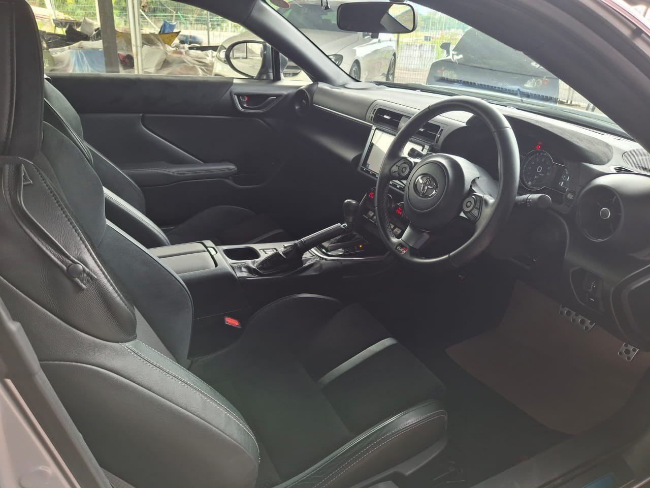 TOYOTA GR86 RZ 2.4 (AT) JAPAN SPEC