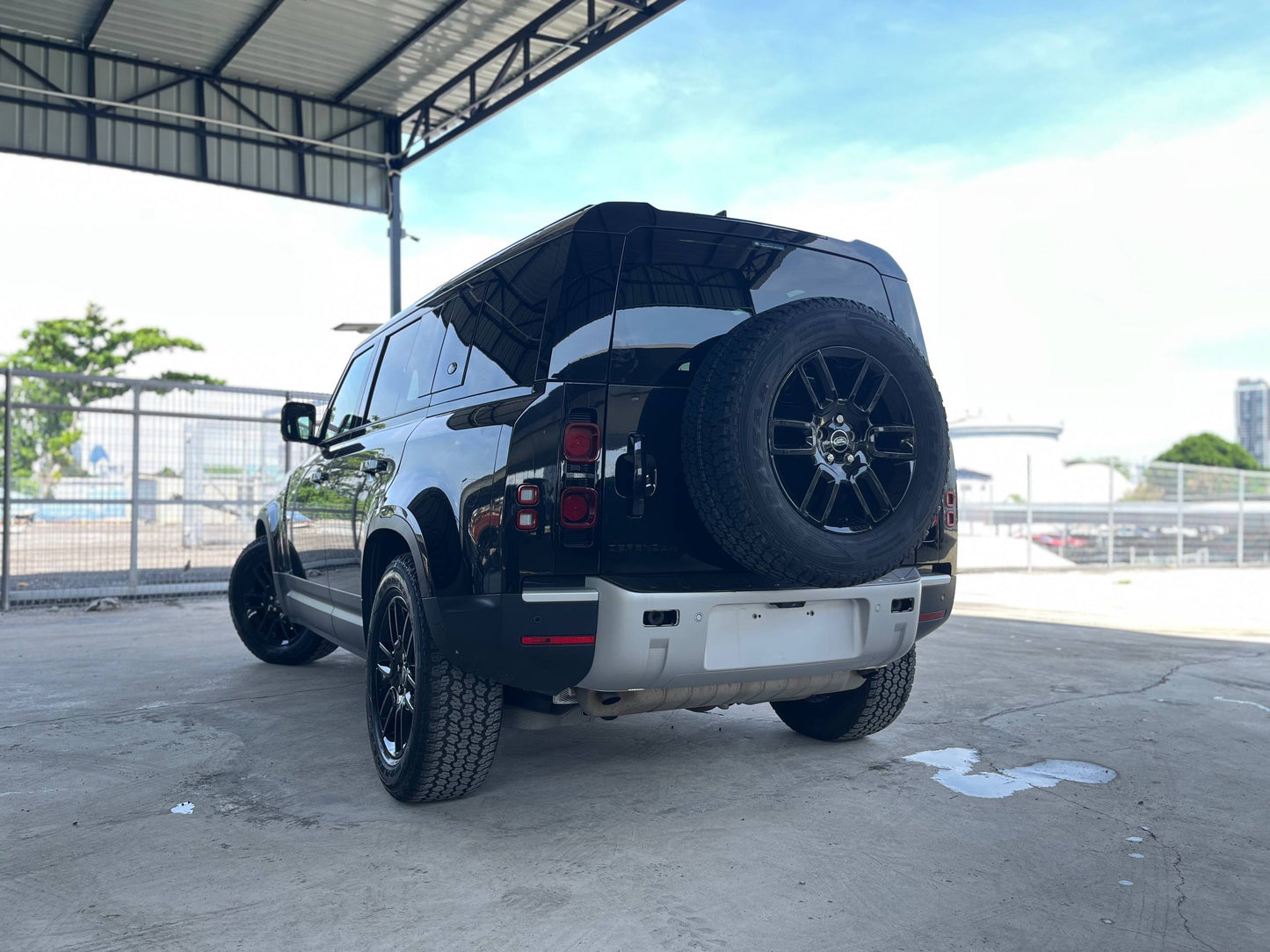 LAND ROVER DEFENDER 110S P300