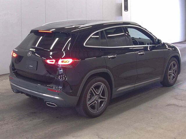 MERCEDES-BENZ GLA180 AMG 1.3T