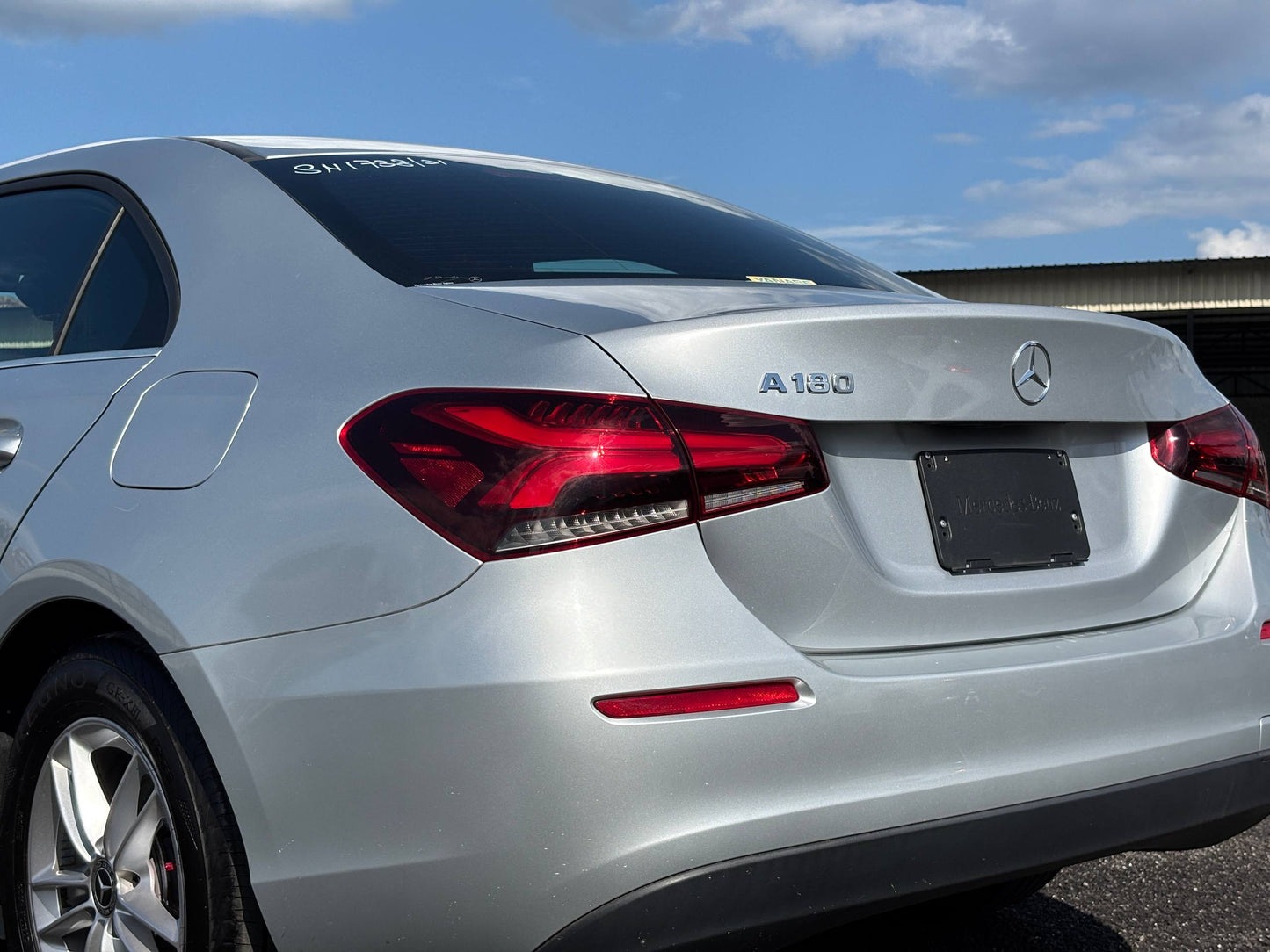 MERCEDES-BENZ A180 SE SEDAN 1.3T