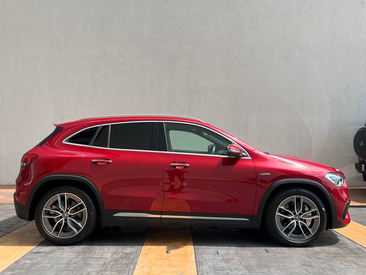 MERCEDES-BENZ GLA35 2.0