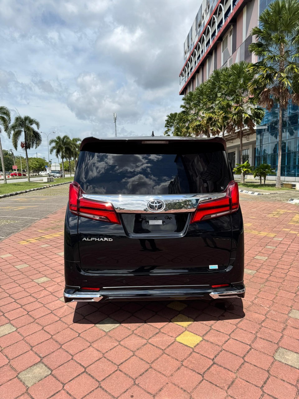 TOYOTA ALPHARD 2.5X