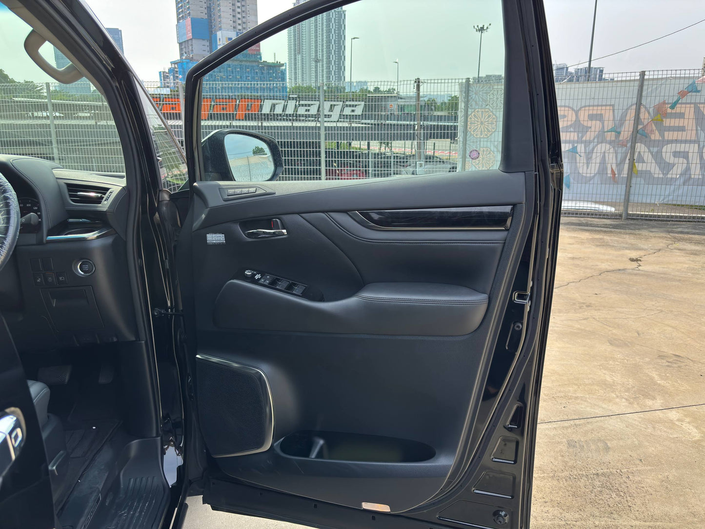 ALPHARD 2.5 SC PACKAGE MODELLISTA