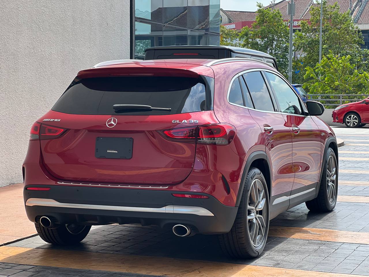 MERCEDES-BENZ GLA35 2.0