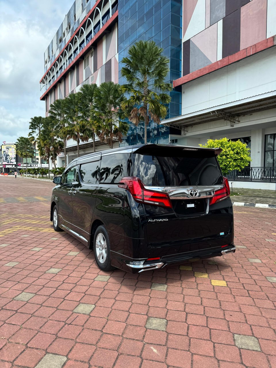 TOYOTA ALPHARD 2.5X